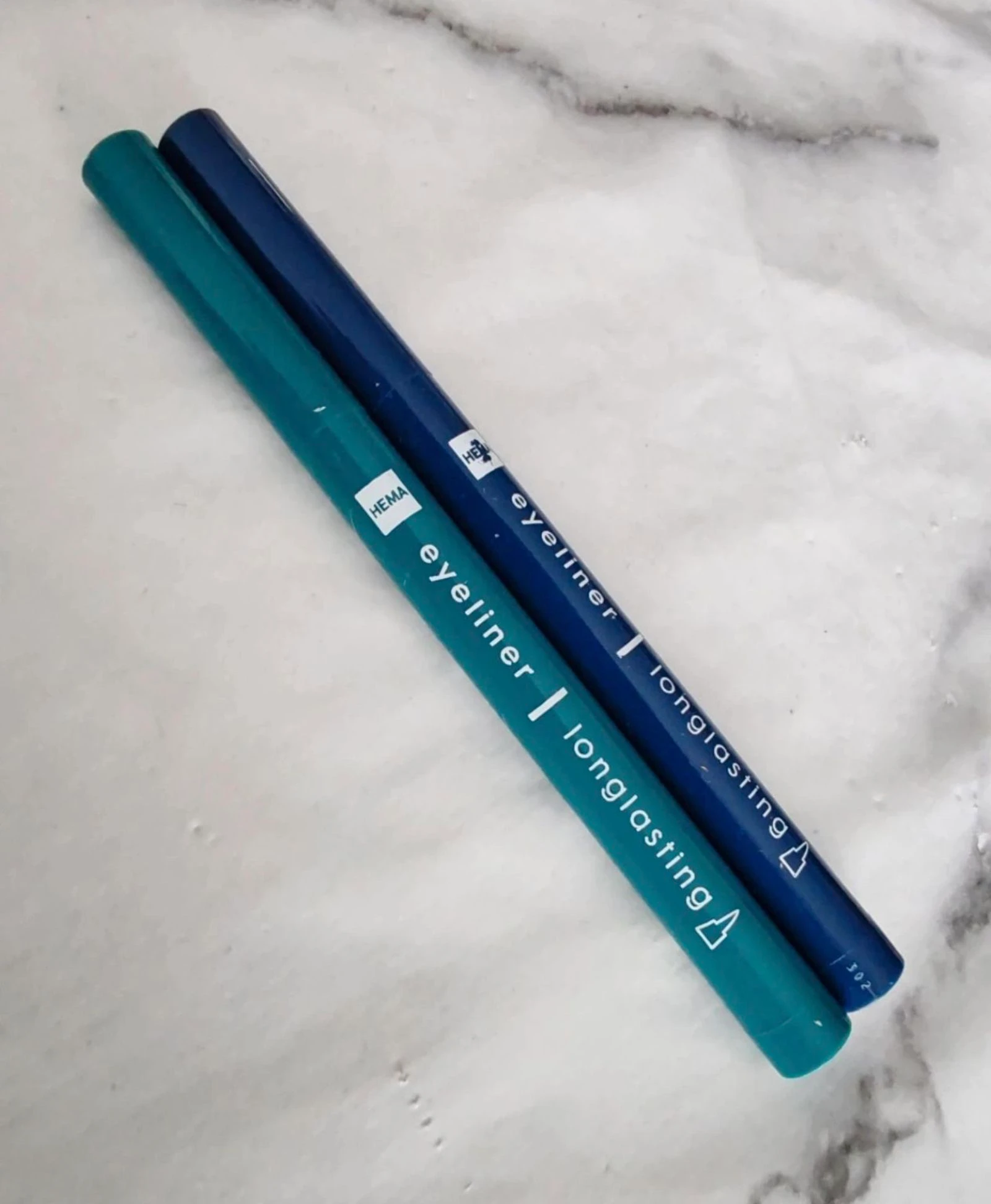 Lot 2 eyeliner longue tenue waterproof